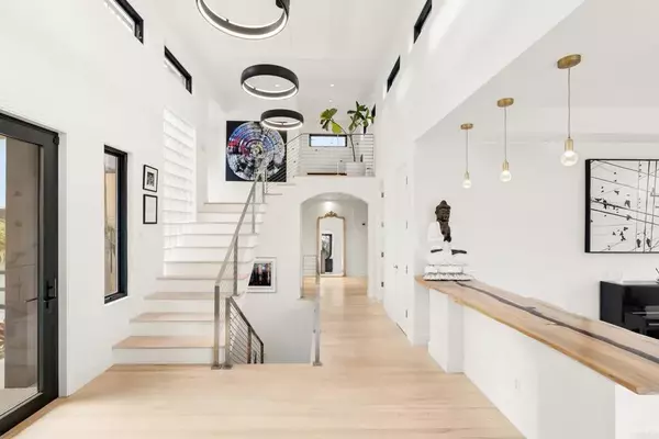 Solana Beach, CA 92075,318 S Nardo