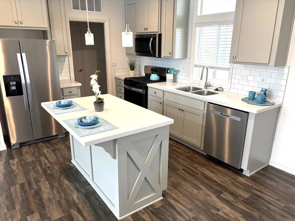 4660 N River Rd #64, Oceanside, CA 92057