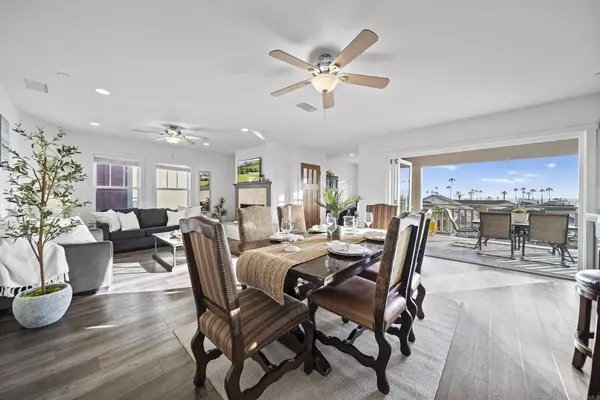Oceanside, CA 92054,502 S Cleveland Street #3