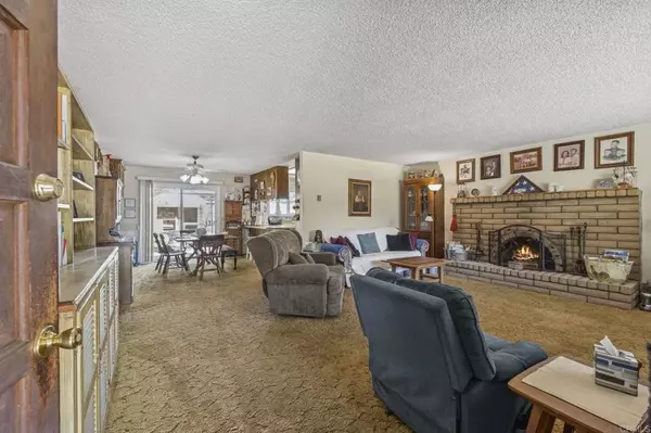 Lakeside, CA 92040,10684 Oak Creek