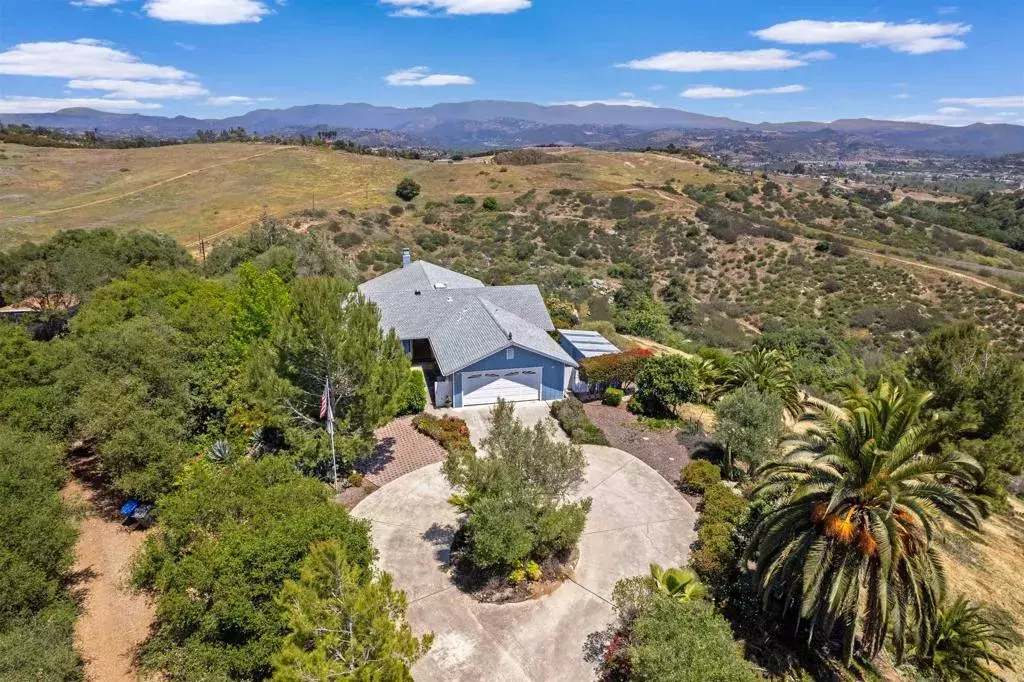 Fallbrook, CA 92028,5221 Olive Hill Road