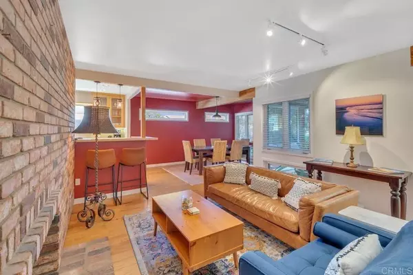 Solana Beach, CA 92075,406 N Acacia Avenue