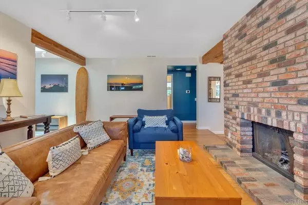 Solana Beach, CA 92075,406 N Acacia Avenue