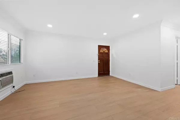 El Cajon, CA 92020,855 E Lexington Ave #4