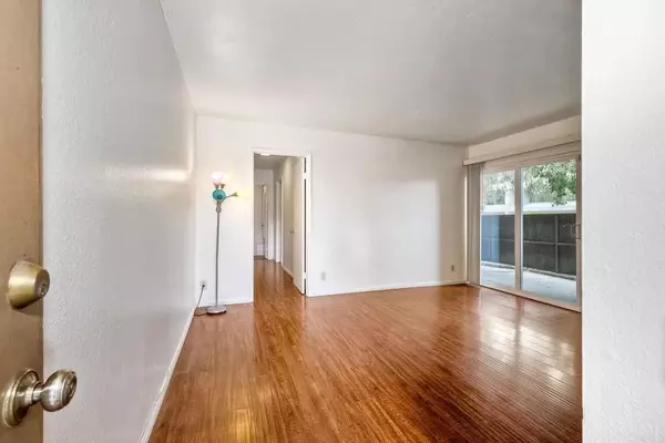 San Diego, CA 92108,1307 Caminito Gabaldon #B