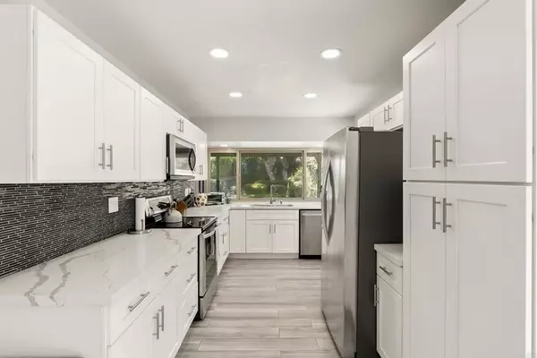 Solana Beach, CA 92075,708 Santa Florencia