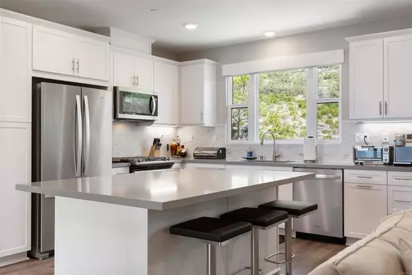 San Diego, CA 92108,2896 Via Alta Place