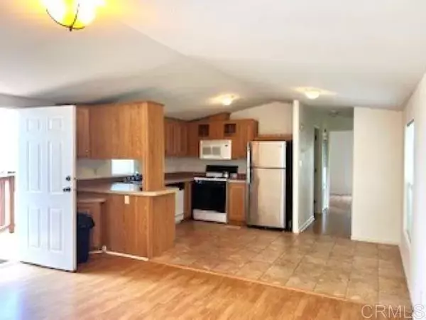 Encinitas, CA 92024,699 N Vulcan #35
