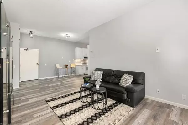 San Diego, CA 92122,8328 Regents Road #1K