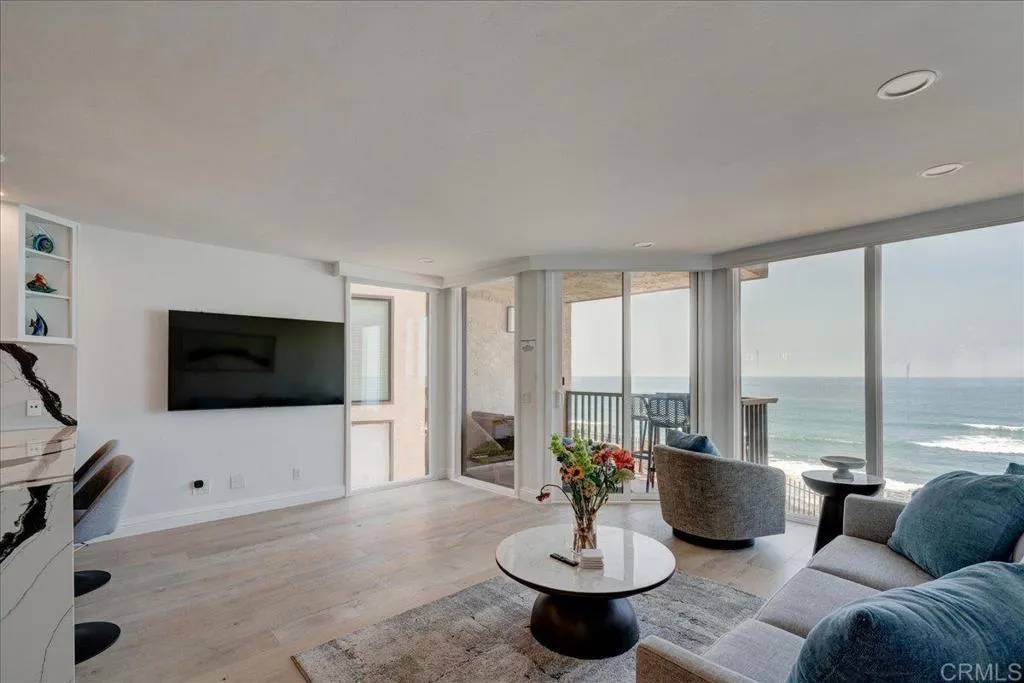 190 Del Mar Shores Terrace #24, Solana Beach, CA 92075