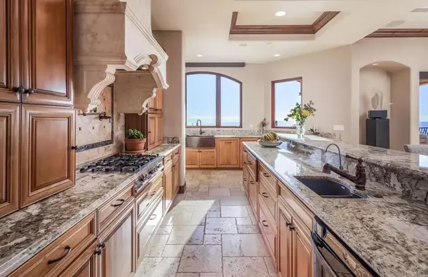 Carlsbad, CA 92009,7133 Obelisco Circle