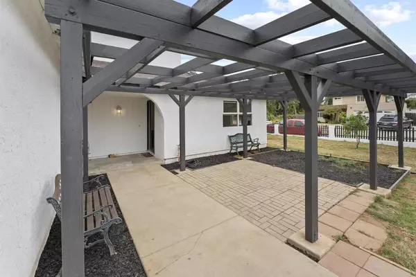 Escondido, CA 92027,1220 Hoover Street
