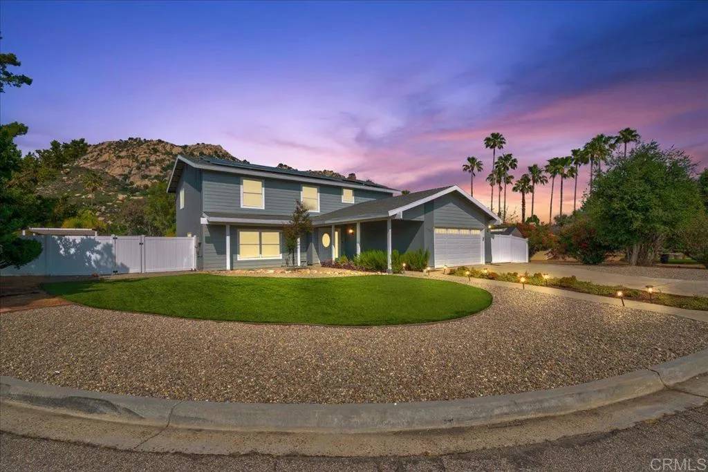 24920 Via Lopez Court, Ramona, CA 92065