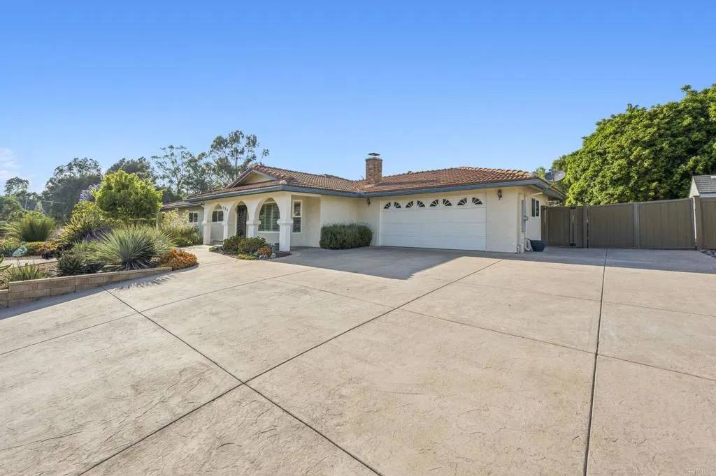 Vista, CA 92081,525 Hilo Way