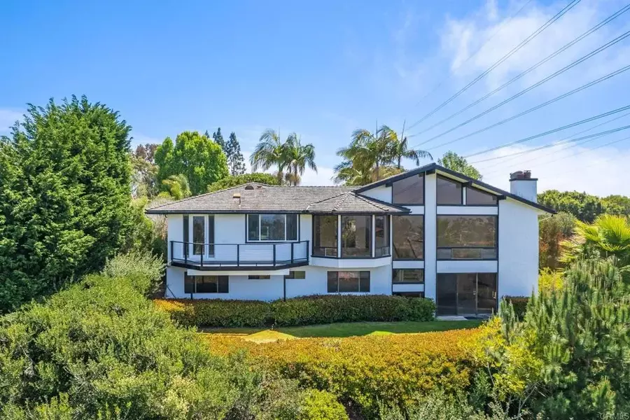 1138 Via Mil Cumbres, Solana Beach, CA 92075
