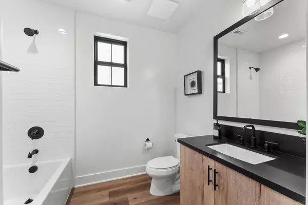 Encinitas, CA 92024,1501 Livorno Place #104