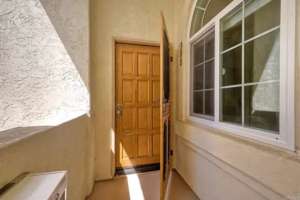 Vista, CA 92081,730 Breeze Hill Road #300