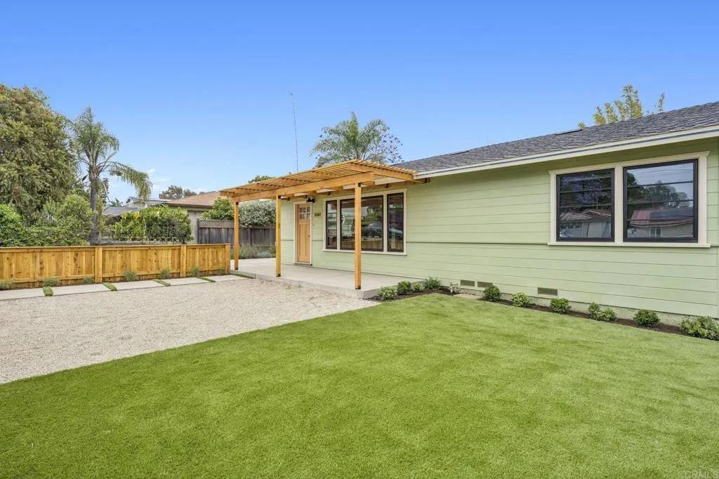 Carlsbad, CA 92008,1061 Buena Vista Way