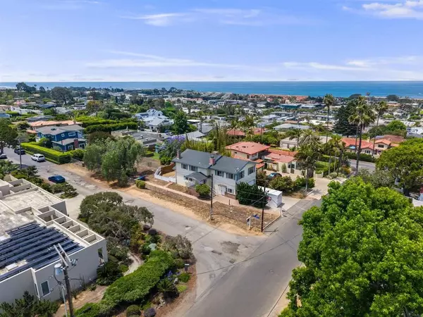 Solana Beach, CA 92075,311 Corto