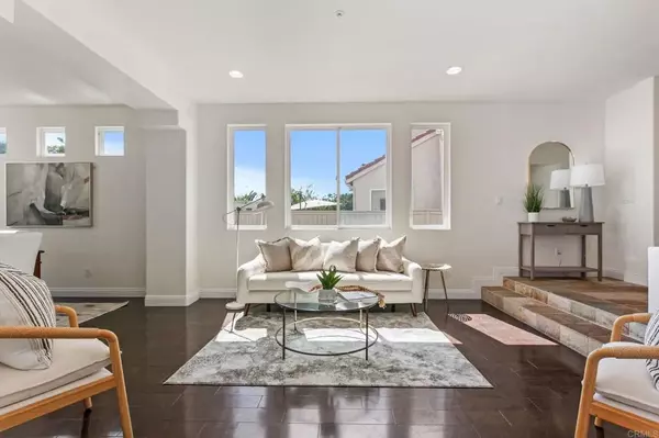 2490 Bear Rock Gln, Escondido, CA 92026