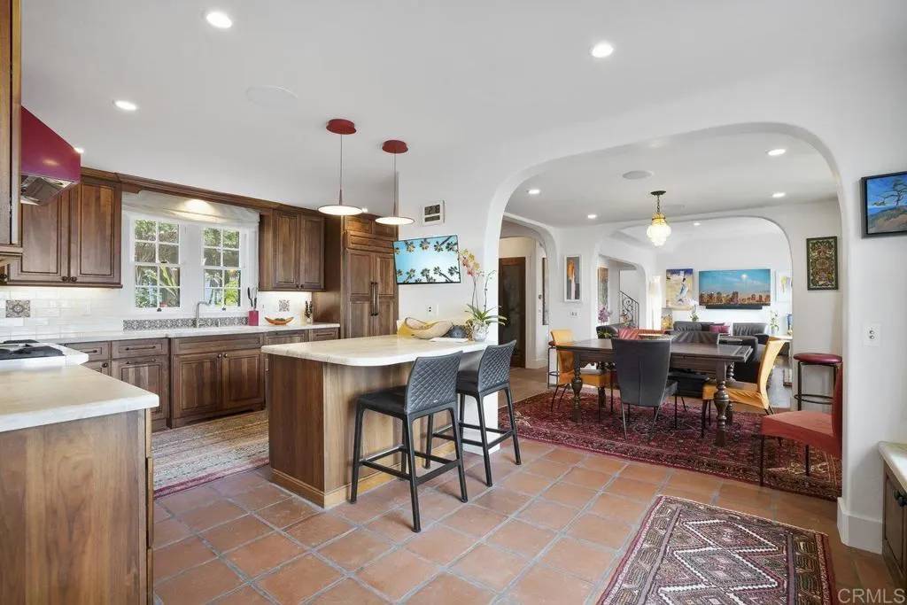 Encinitas, CA 92024,308 Sunset Drive #A