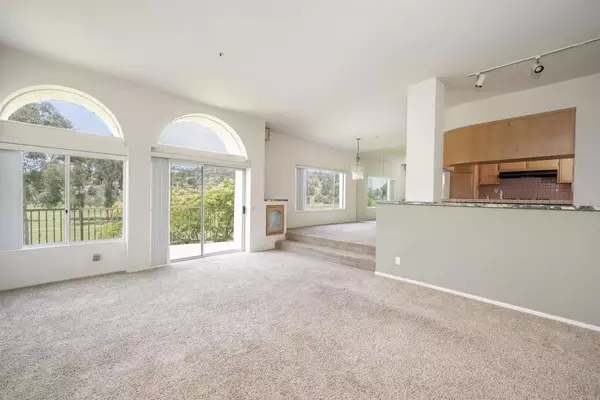 Carlsbad, CA 92009,2532 Navarra Drive #A