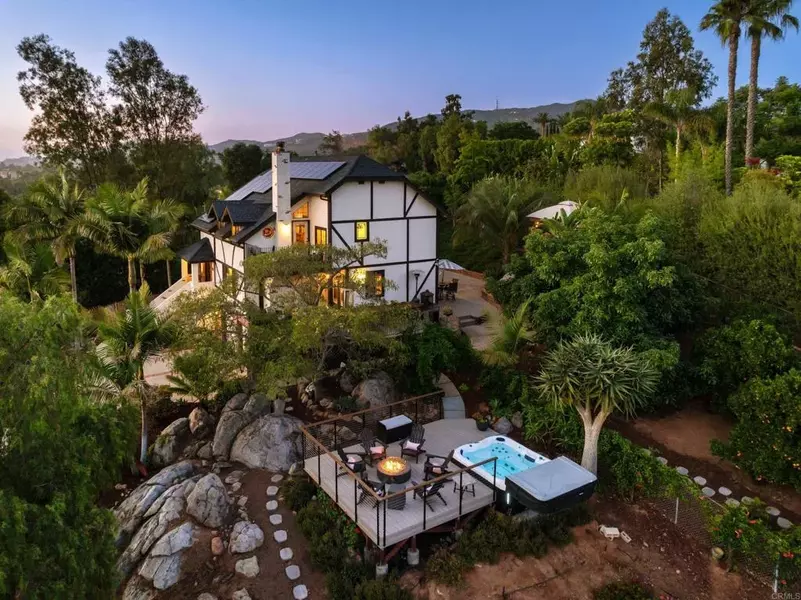 2746 Foothill Drive, Vista, CA 92084