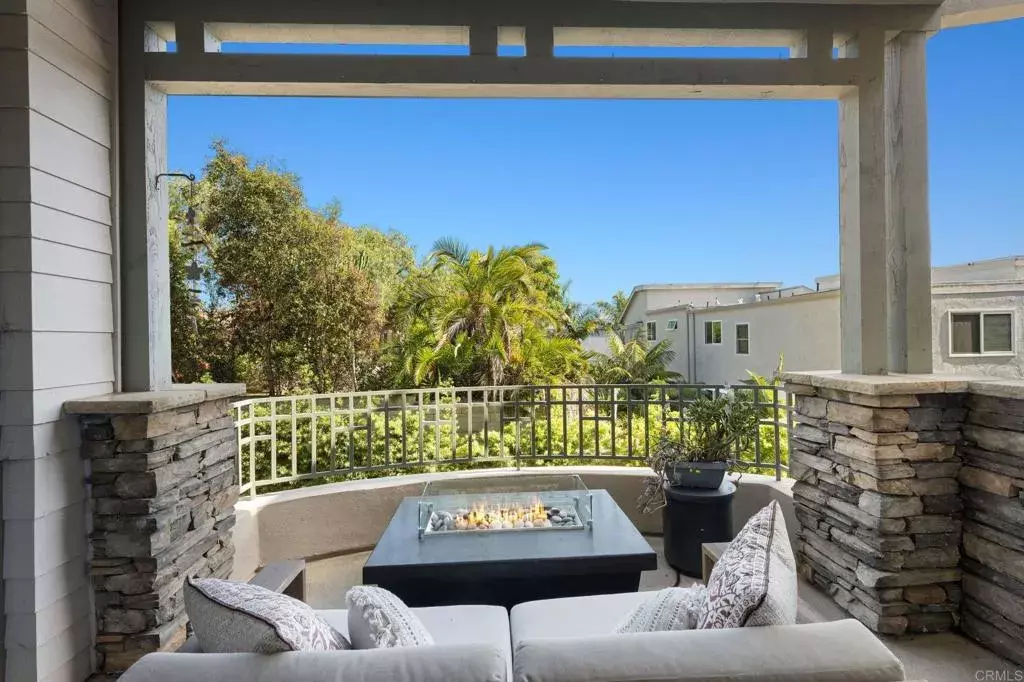 Solana Beach, CA 92075,834 S Cedros