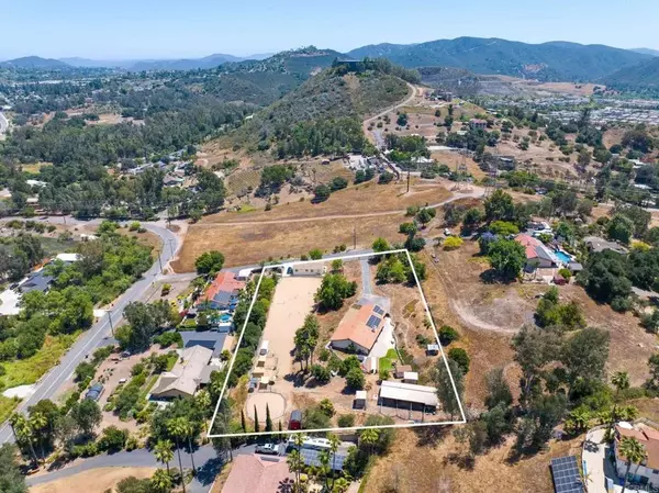 2605 Kauana Loa Drive, Escondido, CA 92029