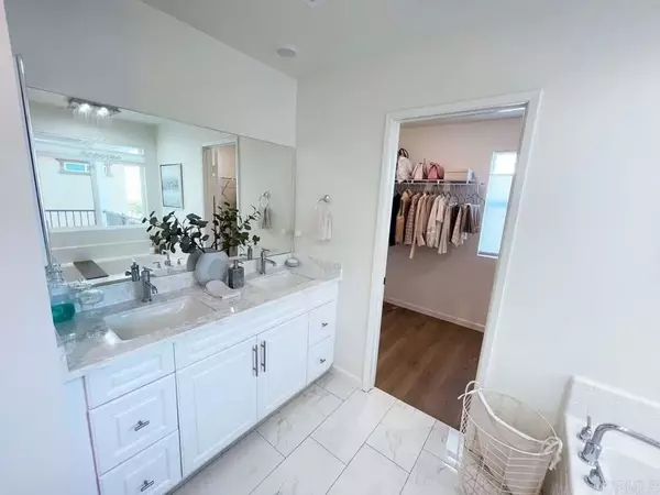 Valley Center, CA 92082,13678 Gray Hawk Way