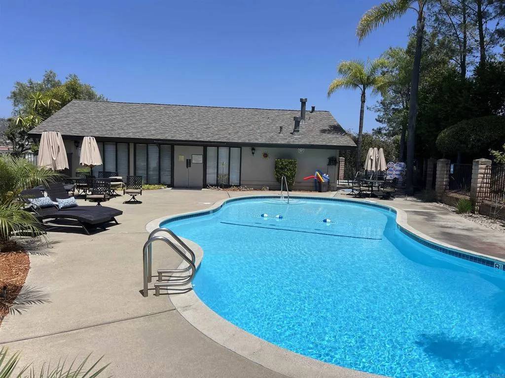Vista, CA 92084,1404 Lombard Street