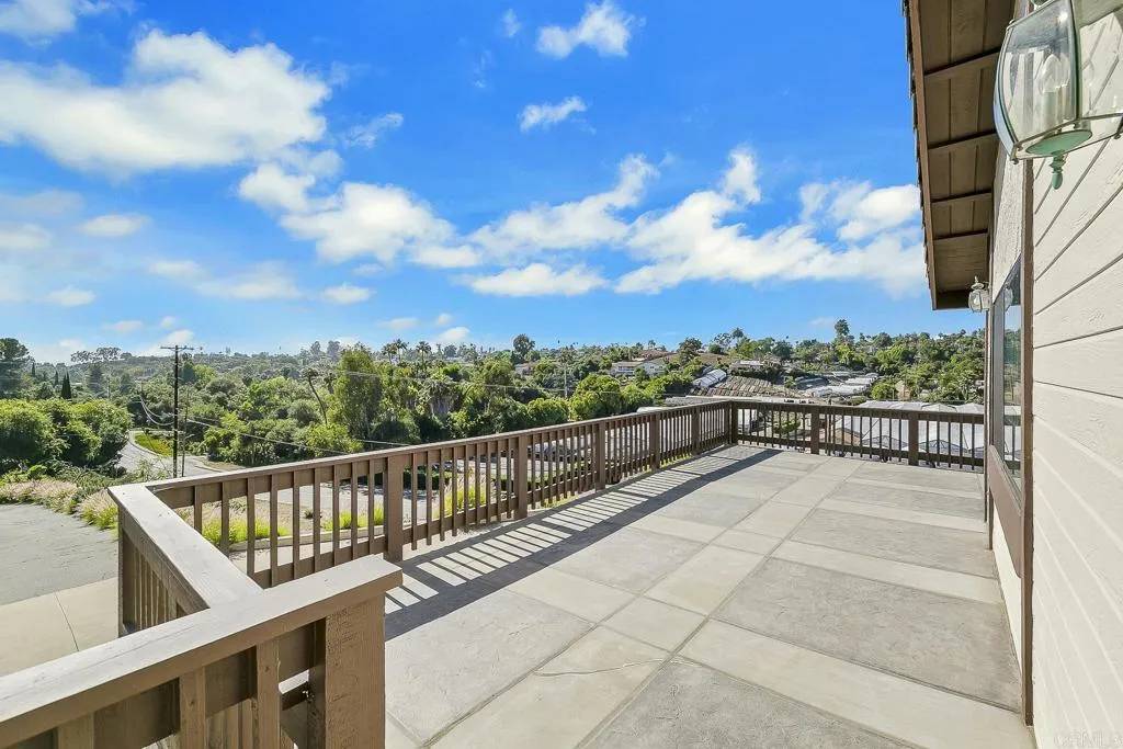 1515 Monte Vista Drive, Vista, CA 92084