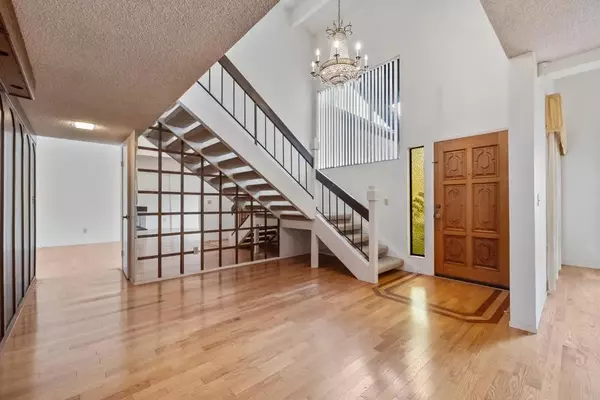 Cardiff By The Sea, CA 92007,1372 Sea Village Drive