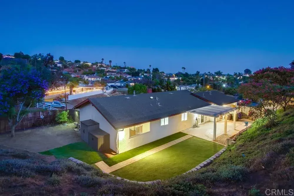Vista, CA 92084,444 Victoria Place