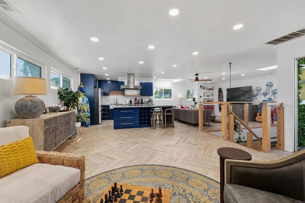 San Diego, CA 92107,5152 Brighton Avenue