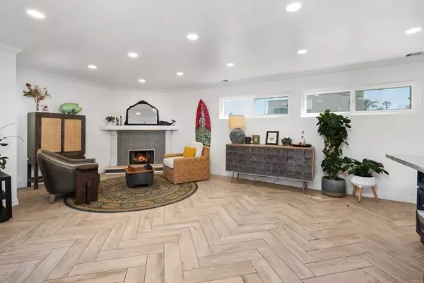 San Diego, CA 92107,5152 Brighton Avenue