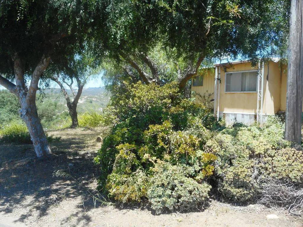 Escondido, CA 92027,25484 Lake Wohlford #W57