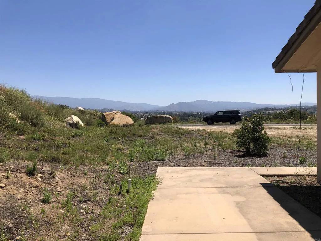 Valley Center, CA 92082,12465 Hillpoint Court