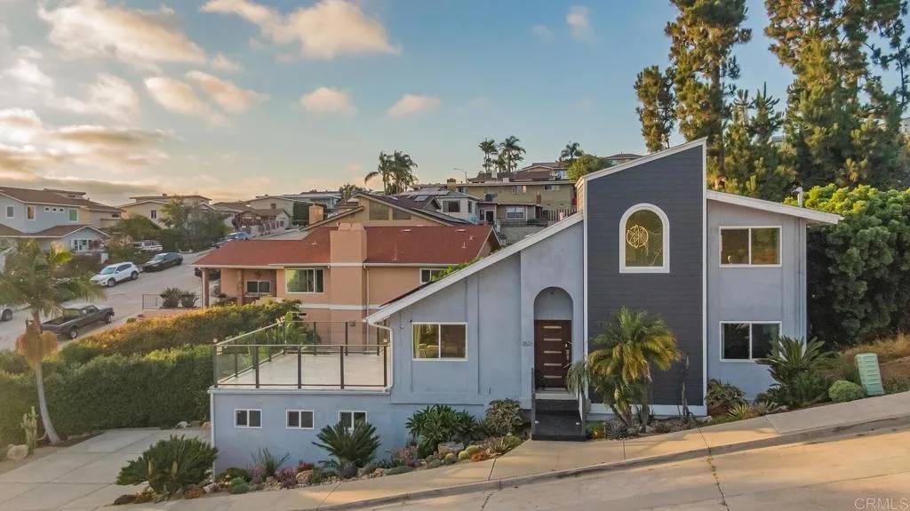 San Diego, CA 92117,3526 TICONDEROGA Street