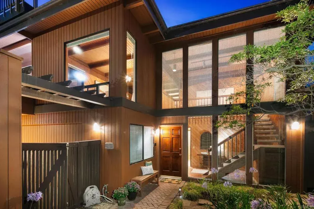 Del Mar, CA 92014,13646 Mira Montana Drive