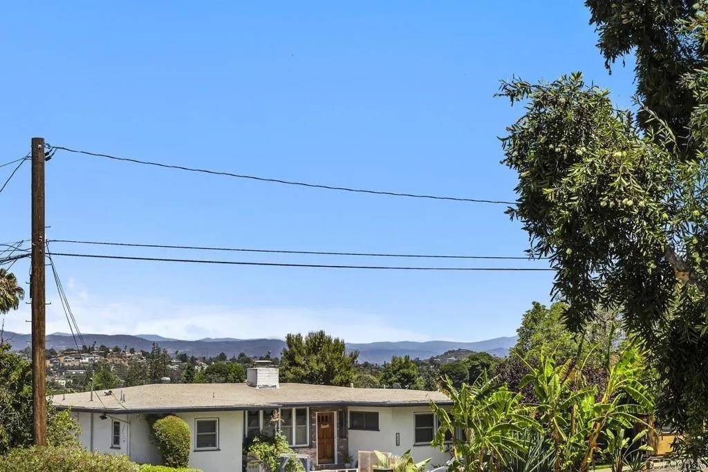 Escondido, CA 92025,1001 Ontario St