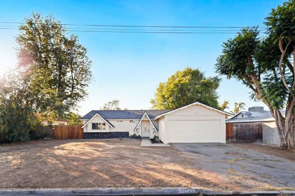 11233 Mountain, Riverside, CA 92505