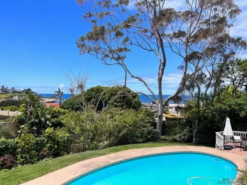 7851 Hillside Drive, La Jolla, CA 92037