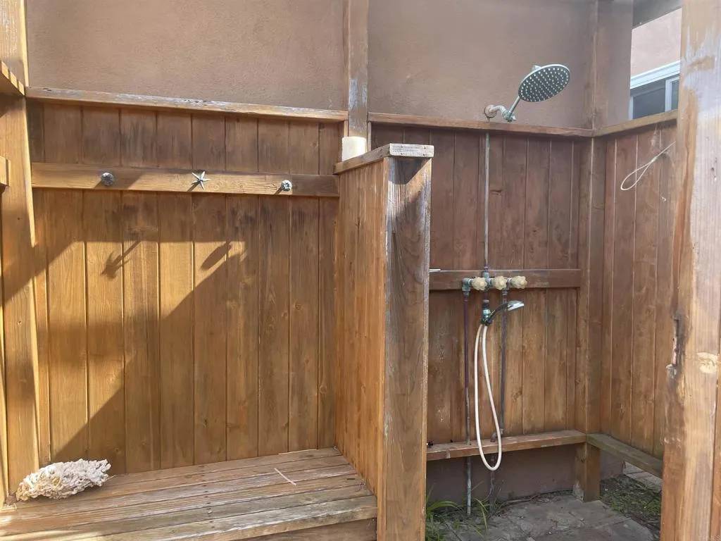 Solana Beach, CA 92075,637 N Rios