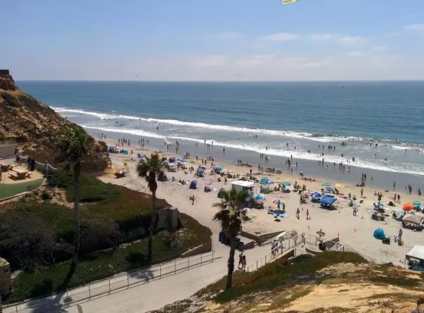 Solana Beach, CA 92075,637 N Rios