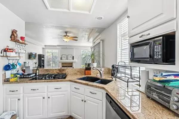 Oceanside, CA 92056,3428 Cameo Drive ##49