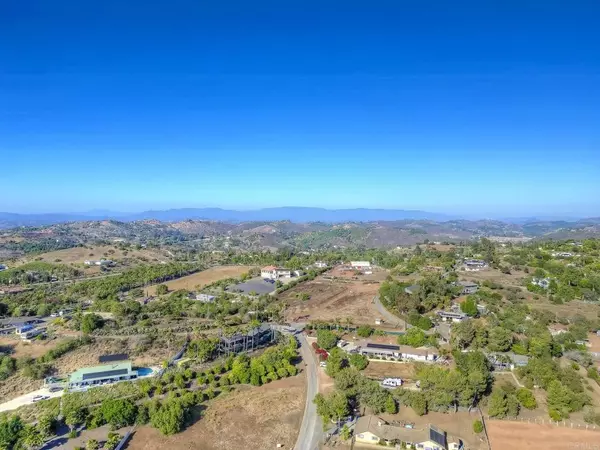 Vista, CA 92084,929 Chumash Trail
