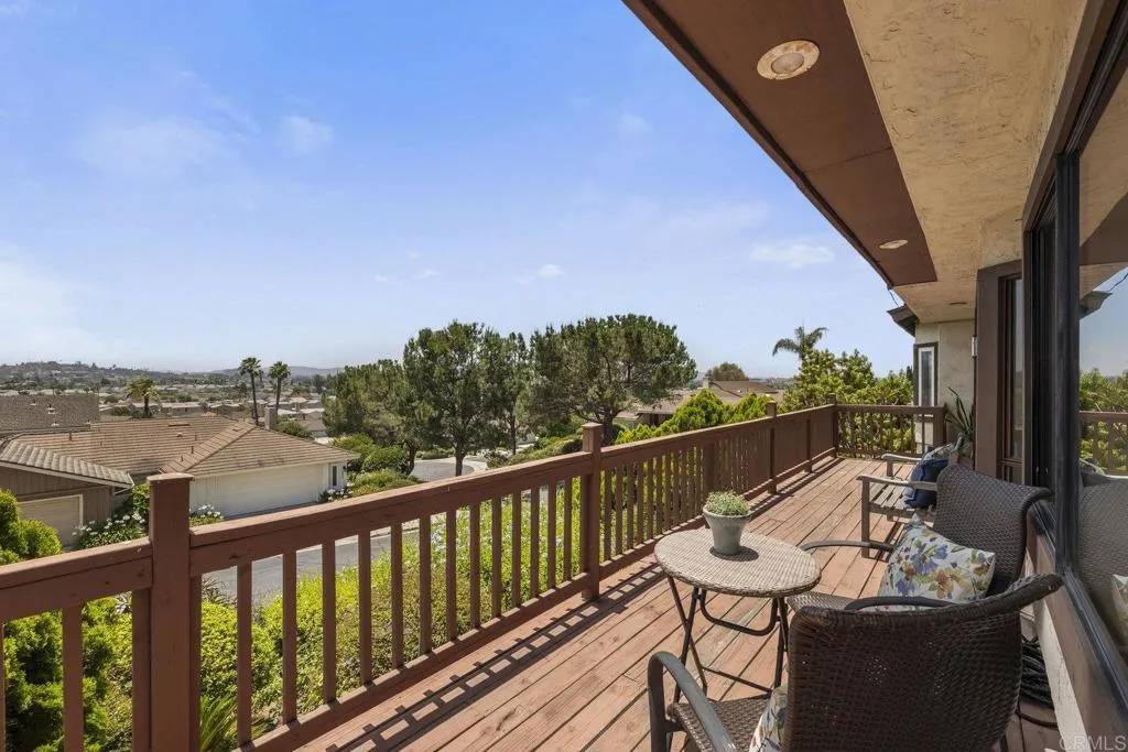 Escondido, CA 92026,1471 Mercado
