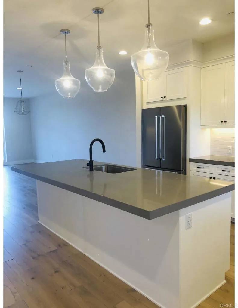Carlsbad, CA 92008,723 Grand