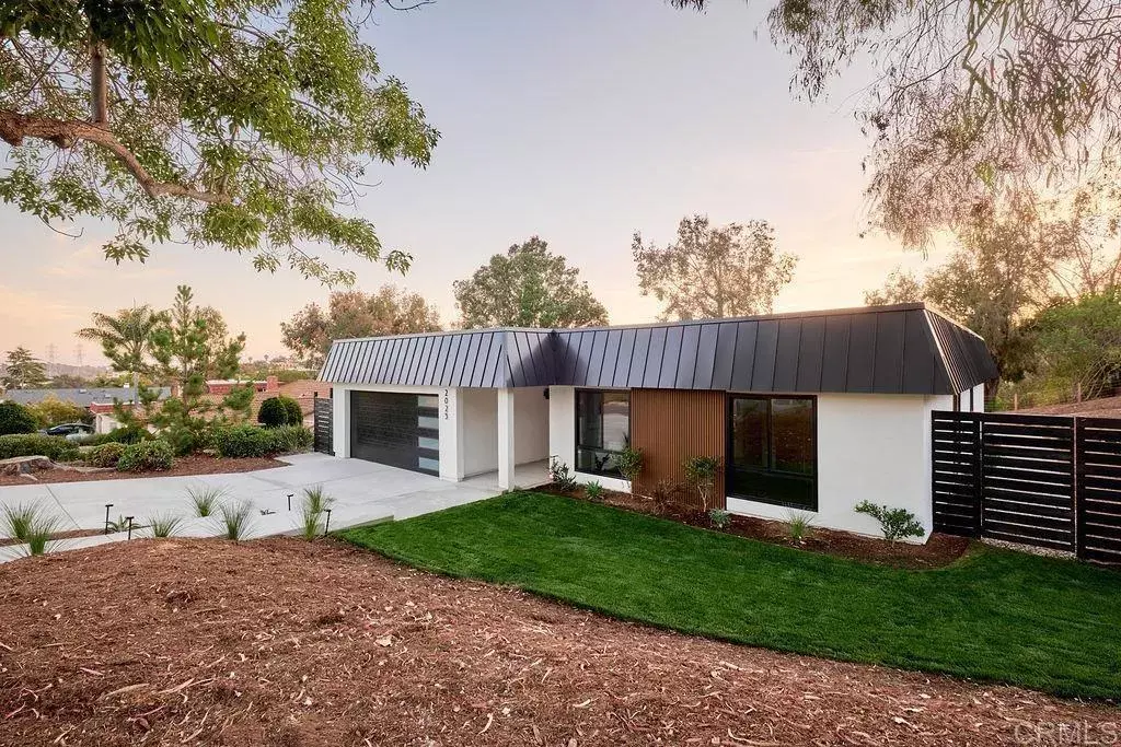 Oceanside, CA 92056,2025 Valley Road